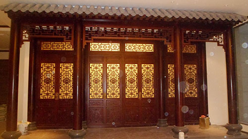黄石喜迎门中式木作为大家介绍传统中式门窗的种类